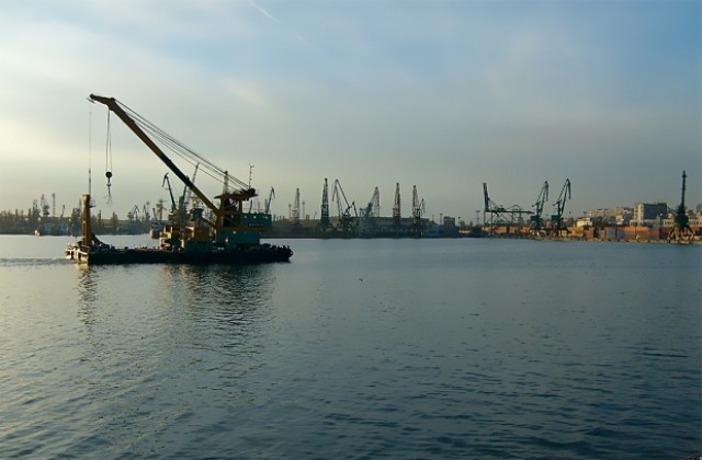 Приемат ОУП, по документ новият порт ще е в Максуда