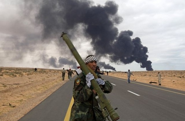 Франция и Великобритания настояват пред световните сили за действия спрямо Либия
