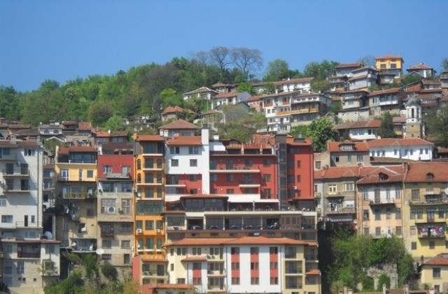 Остава топло с максимални температури над 20°