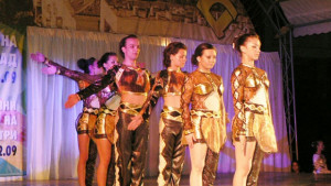 България танцува и московският ансамбъл Чебатуха в Димитровград