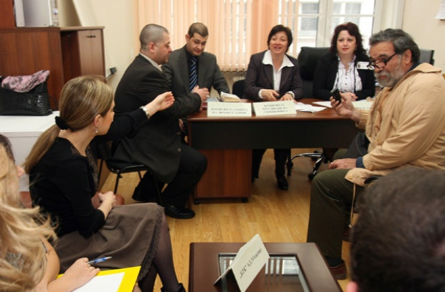 Граждани бързат да се оплачат на регулаторите от телекомите