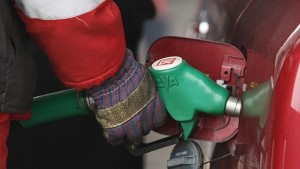 Какво вдига цените на горивата и доколко държавата може да