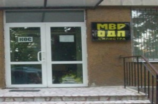 Труп със следи от насилие е открит в апартамент