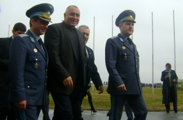 Борисов: Нашите ВВС са №1, осигуряваме им и пиропатрони