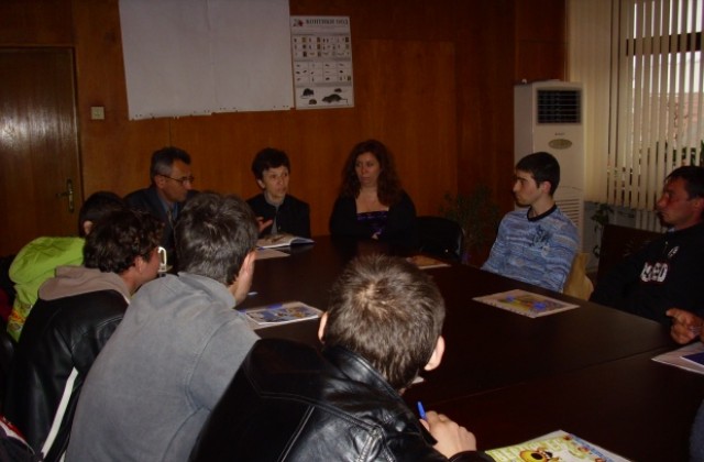 КНСБ подава ръка на безработни и неуки младежи