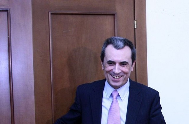 Орешарски: Правителството положи доста „усилия“ да свие стопанската активност