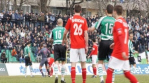 Радуканов и ЦСКА глътнаха вода край морето