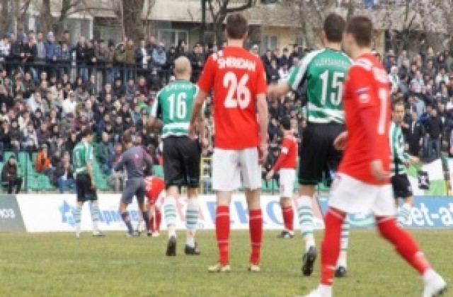 Радуканов и ЦСКА глътнаха вода край морето