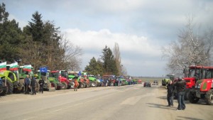 Земеделци с над 100 машини се включиха в националния протест