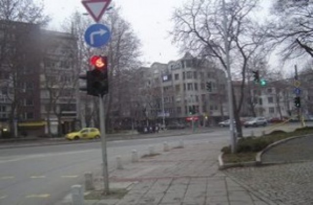 Без спрени коли по ул. Демокрация