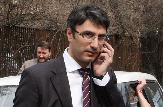 Трайков към „Лукойл”: Първо да отговорят на въпросите ми, тогава да поставят нови