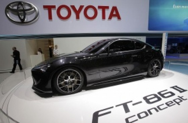 Toyota и  Honda удължиха спирането на производството