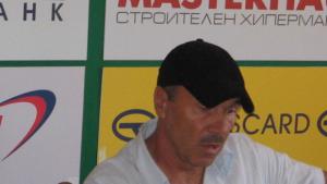 Ще изплуват ли акулите