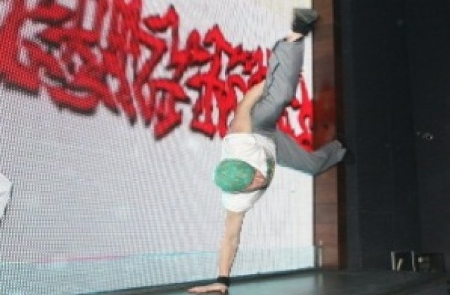 С песни и танци срещу дрогата