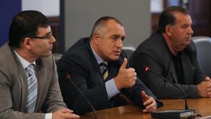 Лукойл налага мораториум на цените на горивата