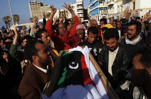 17 души са убити в град Мисрата от силите на Кадафи