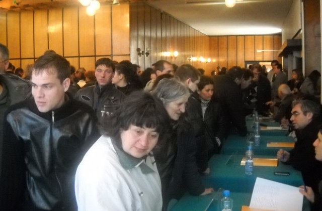 Стотици врачани потърсиха нов работодател