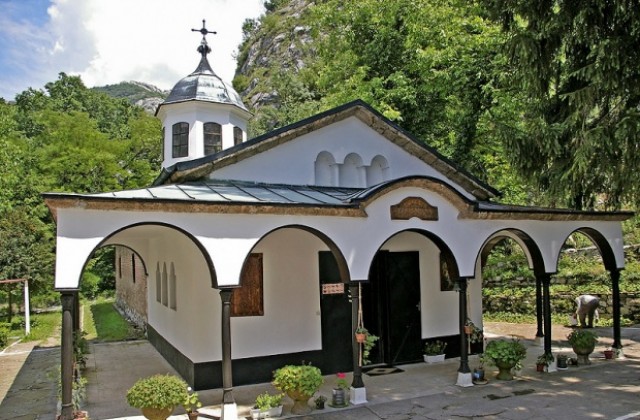 На Благовещение в Черепишкия манастир