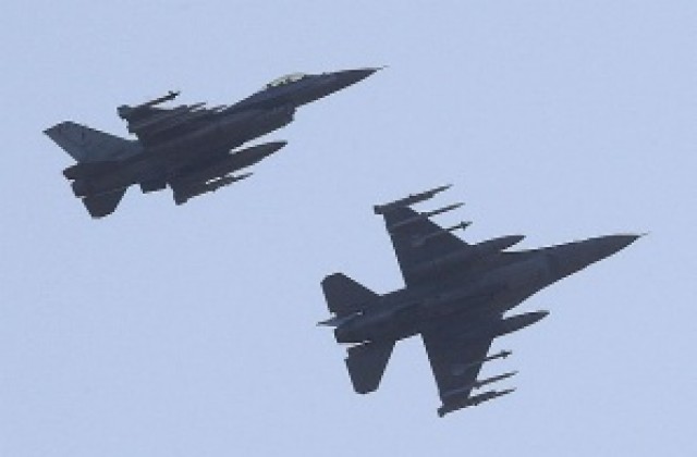 Въпреки компромиса в НАТО за поемането на контрола върху операцията в Либия, противоречията остават