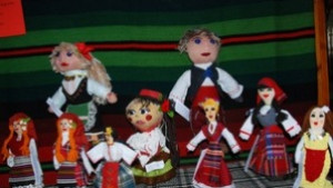 На Благовещение кукли направени от деца в Етнографския