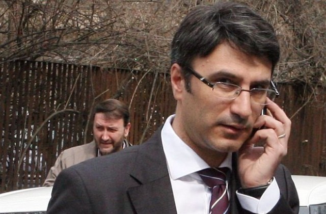 Предлагат законови поправки за договорите с телекомите и нежеланите SMS-и