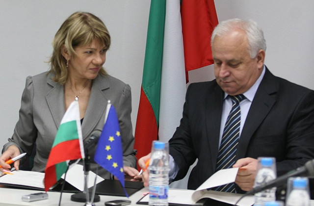 Караджова: Целта е да постигнем 16% енергийно потребление от ВЕИ