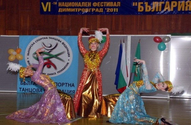 Близо 500 деца и рекорден брой хореографии в България танцува