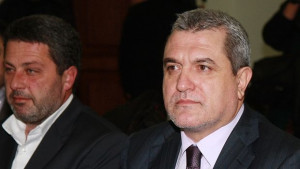 Групата на Дал във Facebook Може и хора от върха