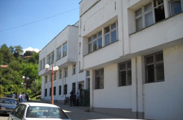 Задържаха младеж заради наркотици