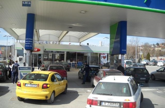 Данъчни наблюдават бензиностанции в Шумен, Разград и Търговище