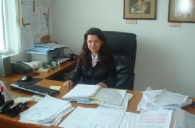 Благовеста Минева от Професионалната гимназия по икономика в Дряново - директор на РЗОК за ден