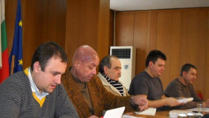 Проблемът с името на групата съветници от Атака остава нерешен