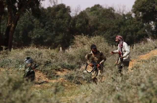 НАТО подозира присъствие на Ал Кайда или Хизбула сред бунтовниците в Либия