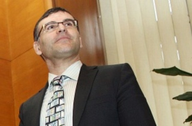 МС обсъжда освобождаването на служители в пенсионна възраст
