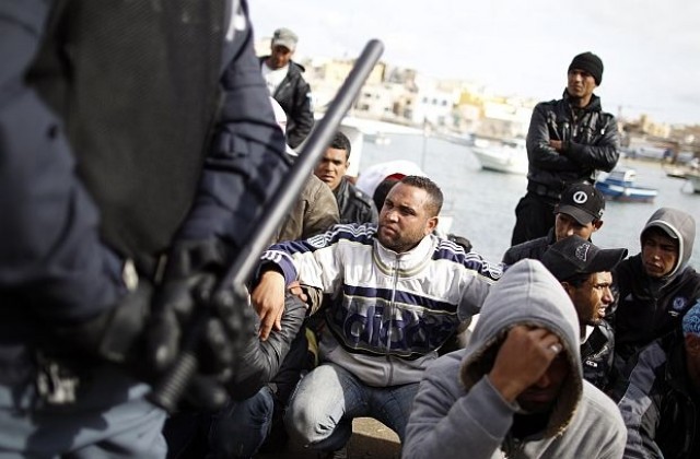 11 нелегални имигранти се удавиха край остров Лампедуза