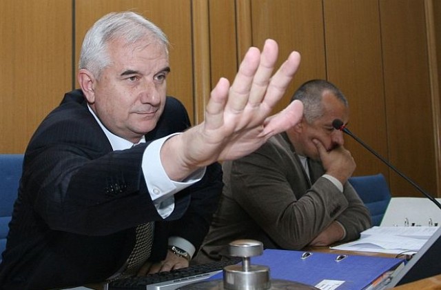 Няма конфликт на интереси при шефа на СОС