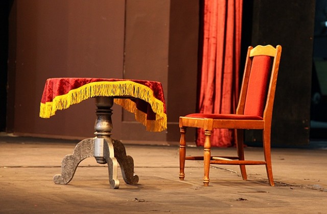 Младежите от ГЕРБ канят връстниците си от БСП на постановката „Забравени”