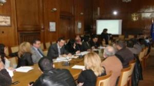 Таксиметровите шофьори споделиха проблемите си с кмета