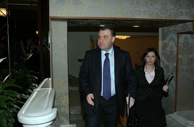 Имa ли наистина писмо, компрометиращо министър Найденов?