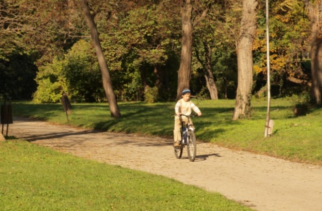Варненци бранят зелена градинка