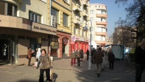 Облачно със слаби превалявания