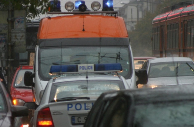 Неправоспособен моторист удари жена на спирка в София