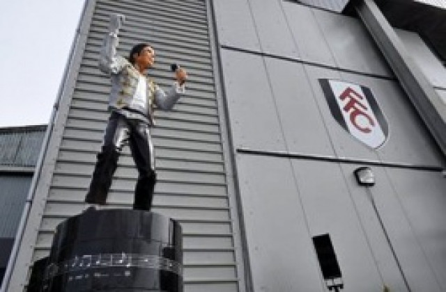 Сериозни страсти около паметника на Джако пред стадиона на Фулъм