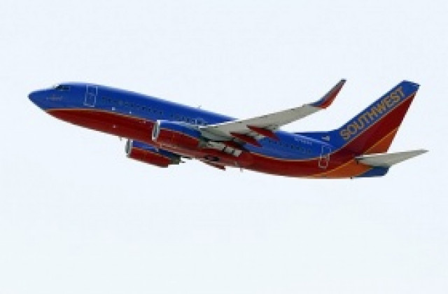 САЩ разпоредиха проверки на най-старите Боинг 737