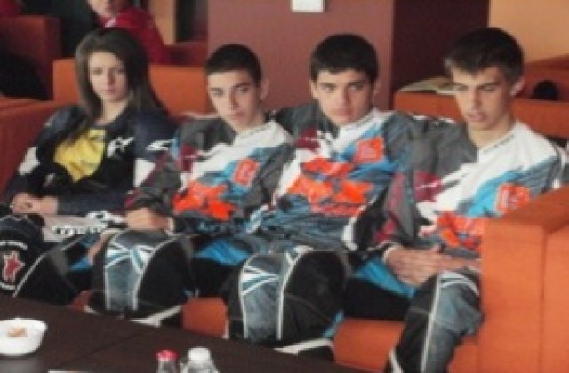 Състезателите на Крейзи фокс със сериозни амбиции в мотоциклетизма