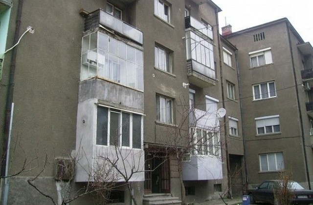 Македонският Дневник цитира Дарик Нюз под заглавие: Македонци-фантоми шетаат низ Ќустендил