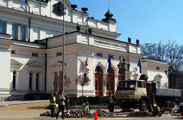 До 10 април ще е затворено част от платното на бул. „Сливница