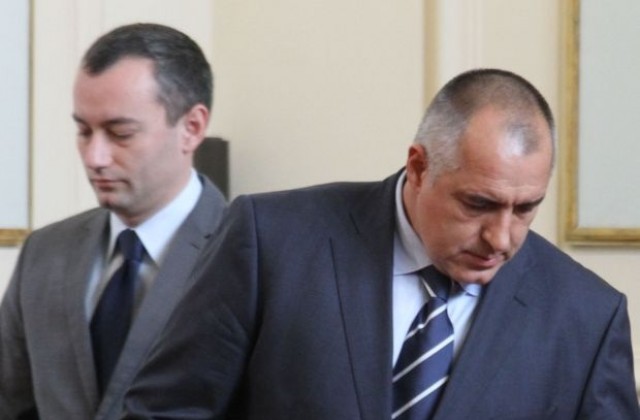 БСП: Всички в кабинета се разболяха от синдрома „Борисов”