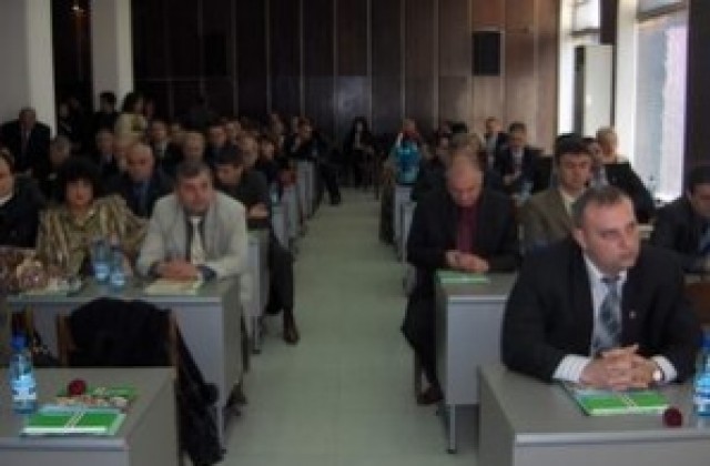Изграждат кръгово кръстовище на Розова градина