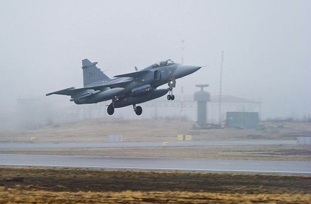 Шведски изтребители за първи път от 50 години в бойна мисия